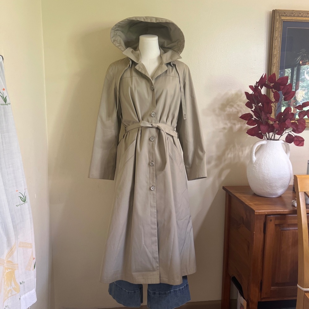 Vintage London Fog Maincoats Trench Coat Tan Beige Hooded Zip Out Liner Size 10R